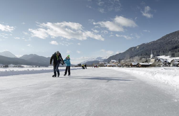 00000016729_Eislaufen-am-Weissensee_Peter-Burgstaller